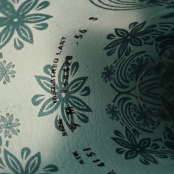 Corral Women's Distressed Leather Boots Size 9 Intricate Floral Embroidery - Picture 4 of 16